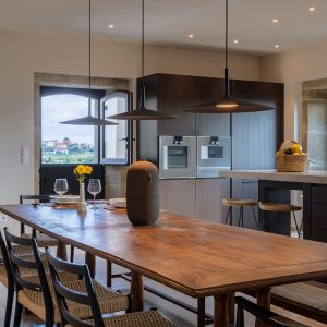 CASA DE LOS INGENIEROS - MESA COMEDOR